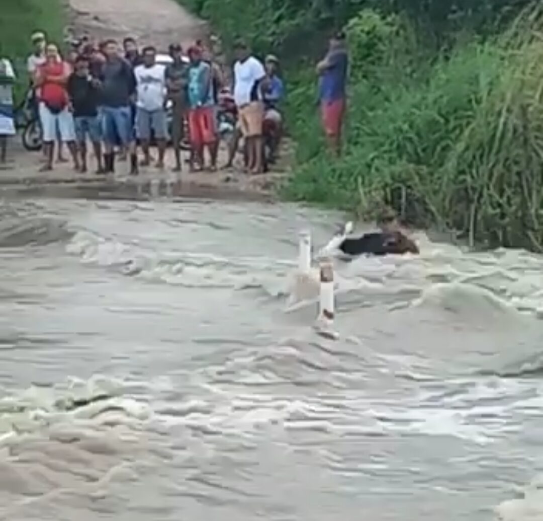 V Deo Homem Arrastado Por Correnteza De Rio Na Cidade De Logradouro Pb Portal Do Brejo